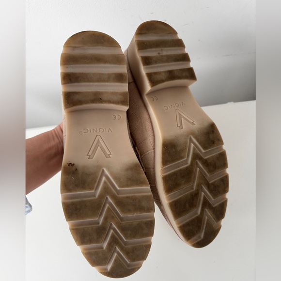 Vionic Cleo Loafer Size 9 Women’s Beige Leather Loafers - EUC - Picture 7 of 8